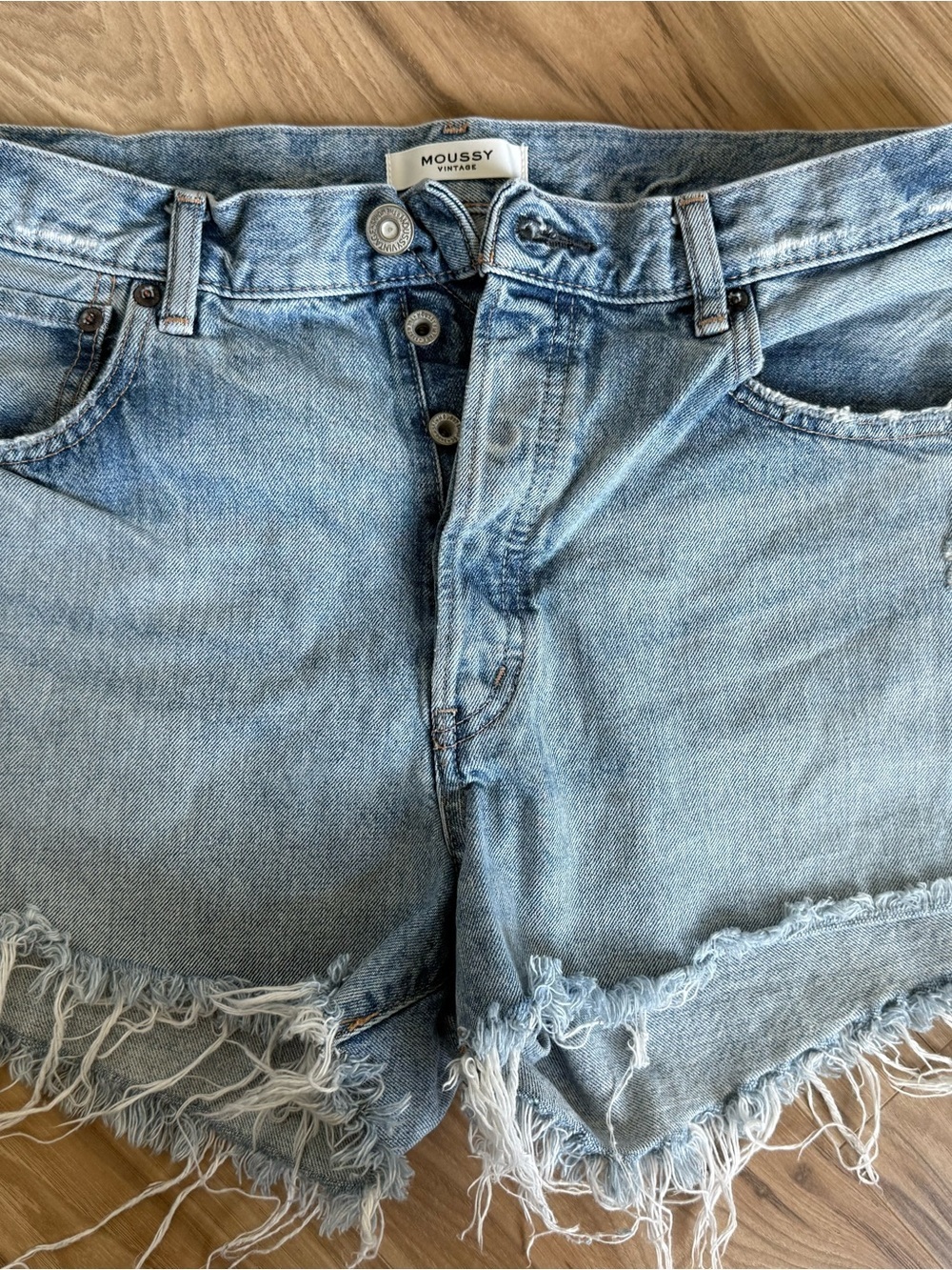 MOUSSY Light Wash Distressed Denim Cutoff Shorts Button-fly size 30/31